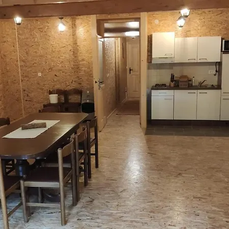 Planinarski Dom Ruzica 木屋